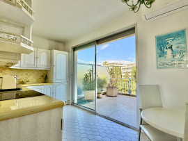 
                                                                                        Vente
                                                                                         Nice Cimiez - Superbe appartement en dernier étage avec vue exceptionnelle mer et jardin