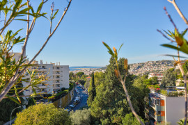 Vente
Nice Cimiez - Toit terrasse 3/ 4 pièces de 110 m2 habitables avec terrasse 317 m2