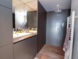 
                                                                                        Vente
                                                                                         Nice Fabron 2 Pieces standing VUE MER Panoramique au calme avec piscine