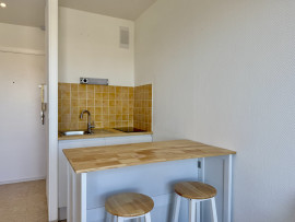 Vente
Nice - Fabron - Beau studio rénové de 14m2 avec extérieur et vue mer