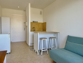 Vente
Nice - Fabron - Beau studio rénové de 14m2 avec extérieur et vue mer