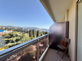 Vente
Nice - Fabron - Beau studio rénové de 14m2 avec extérieur et vue mer