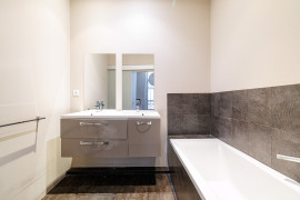 
                                                                                        Vente
                                                                                         Nice Gioffredo - Magnifique appartement bourgeois de 6 pièces au coeur des commerces de la Place Massena et proche de la mer