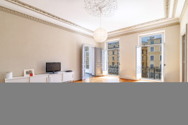 
                                                                                        Vente
                                                                                         Nice Gioffredo - Magnifique appartement bourgeois de 6 pièces au coeur des commerces de la Place Massena et proche de la mer