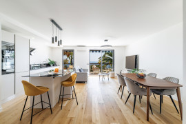 
                                                                                        Vente
                                                                                         Nice - Lanterne -Magnifique 3 pièces dernier etage