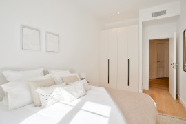 
                                                                                        Vente
                                                                                         Nice - Le Port - Grand 5 pièces de 136 m²