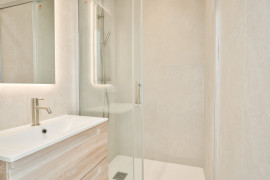 
                                                                                        Vente
                                                                                         Nice - Le Port - Grand 5 pièces de 136 m²