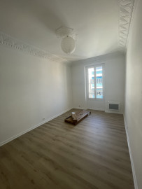 
                                                                                        Location
                                                                                         NICE / LIBERATION - Appartement 3 pièces MEUBLE en avant dernier étage