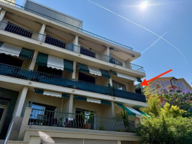 
                                                                                        Vente
                                                                                         Nice Mont Boron - 3 pièces refait à neuf avec Vue Mer