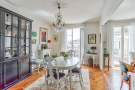Vente
Nice Musiciens : Appartement de charme en dernier étage dans Palais bourgeois