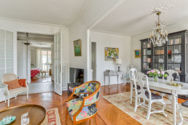 Vente
Nice Musiciens : Appartement de charme en dernier étage dans Palais bourgeois