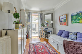 
                                                                                        Vente
                                                                                         Nice Musiciens  : Appartement de charme en dernier étage dans Palais bourgeois