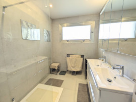 Vente
Nice Ouest Grand 3 pièces Vue Mer au calme
