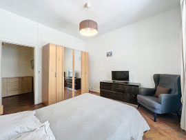 Vente
Nice - Promenade des Anglais - Beau 2 pièces de 60 m² à rafraichir avec vue mer