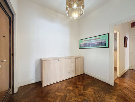 Vente
Nice - Promenade des Anglais - Beau 2 pièces de 60 m² à rafraichir avec vue mer