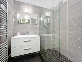 
                                                                                        Vente
                                                                                         Nice Promenade des Anglais - Beau 3 pièces 72 m²