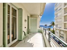 Vente
Nice - Promenade des Anglais - Beau 3 pièces de 65 m² entièrement rénové avec vue mer