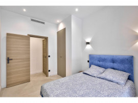 Vente
Nice - Promenade des Anglais - Beau 3 pièces de 65 m² entièrement rénové avec vue mer