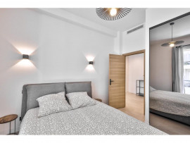 Vente
Nice - Promenade des Anglais - Beau 3 pièces de 65 m² entièrement rénové avec vue mer