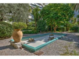 Vente
Nice - Promenade des Anglais - Beau 3 pièces de 65 m² entièrement rénové avec vue mer