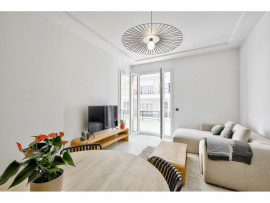 Vente
Nice - Promenade des Anglais - Beau 3 pièces de 65 m² entièrement rénové avec vue mer