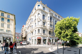 
                                                                                        Vente
                                                                                         Nice quartier Wilson - Beau 4/5 pièces de 145 m² dans magnifique immeuble bourgeois
