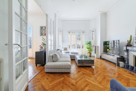 
                                                                                        Vente
                                                                                         Nice quartier Wilson - Beau 4/5 pièces de 145 m² dans magnifique immeuble bourgeois