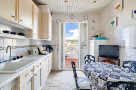 Vente
Nice - Rare à la vente – Spacieux 3/4 pièces en dernier étage avec vue mer, quartier Cimiez