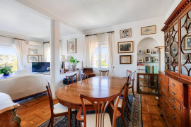 Vente
Nice - Rare à la vente – Spacieux 3/4 pièces en dernier étage avec vue mer, quartier Cimiez