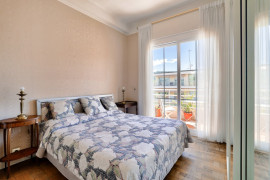 Vente
Nice - Rare à la vente – Spacieux 3/4 pièces en dernier étage avec vue mer, quartier Cimiez