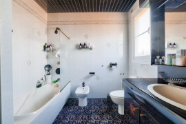 Vente
Nice - Rare à la vente – Spacieux 3/4 pièces en dernier étage avec vue mer, quartier Cimiez