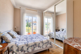 Vente
Nice - Rare à la vente – Spacieux 3/4 pièces en dernier étage avec vue mer, quartier Cimiez