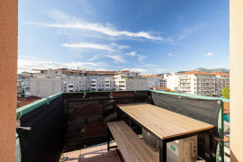 Location
NICE / RIQUIER - Studio MEUBLE avec balcon en dernier étage