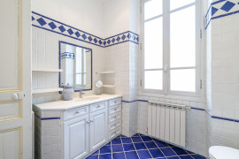 
                                                                                        Vente
                                                                                         Nice - Saint-Sylvestre- Grand 5/6 pièces dans une maison bourgeoise avec parc à usage exclusif