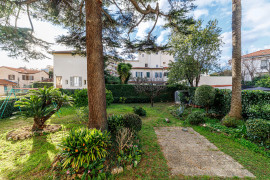 
                                                                                        Vente
                                                                                         Nice - Saint-Sylvestre- Grand 5/6 pièces dans une maison bourgeoise avec parc à usage exclusif