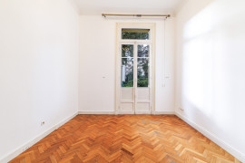 
                                                                                        Vente
                                                                                         Nice - Saint-Sylvestre- Grand 5/6 pièces dans une maison bourgeoise avec parc à usage exclusif