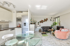 Vente
Nice Valrose - 4 pièces en dernier étage avec terrasse
