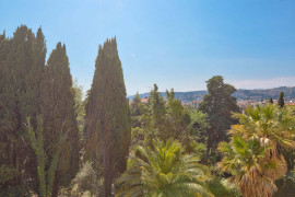 Vente
Nice Valrose - 4 pièces en dernier étage avec terrasse
