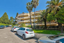 Vente
Nice Valrose - 4 pièces en dernier étage avec terrasse