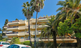 Vente
Nice Valrose - 4 pièces en dernier étage avec terrasse
