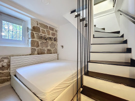 
                                                                                        Vente
                                                                                         Nice Valrose - Charmant 2 pièces en duplex dans un Palais Belle Epoque entouré de jardins