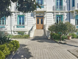 
                                                                                        Vente
                                                                                         Nice Valrose - Charmant 2 pièces en duplex dans un Palais Belle Epoque entouré de jardins