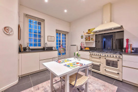 Vente
NICE - Vieille Ville : Élégant appartement 3 pièces de 109m² dan