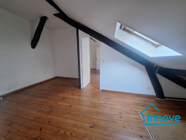 
                                                                                        Vente
                                                                                         Notre-Dame : Appartement atypique avec 6 chambres et extérieur.