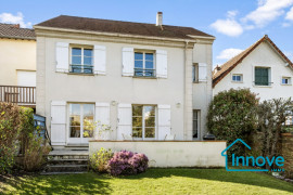 Vente
Nouvelle France : Belle maison familiale avec 5 chambres/1 burea