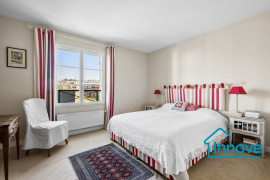 Vente
Nouvelle France : Belle maison familiale avec 5 chambres/1 burea