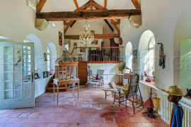 
                                                                                        Vente
                                                                                         OCCITANIE DOMAINE MARIAGES EVENEMENTIEL 2,8 HA