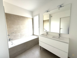
                                                                                        Vente
                                                                                         OFFRES EXCLUSIVES pour ce Joli T3 – 64 m² avec Jardin privatif à Cogolin