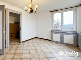
                                                                                        Vente
                                                                                         Opportunité à saisir : T4 de 58m² à fort potentiel