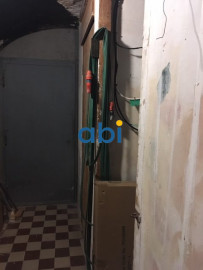 
                                                                                        Vente
                                                                                         Opportunité Rare : Cave à Vendre